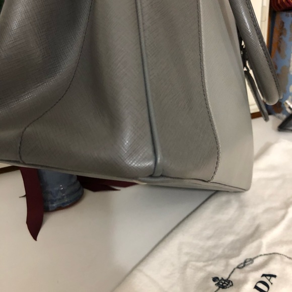 AUTHENTIC PRADA SAFFIANO - Picture 7 of 16